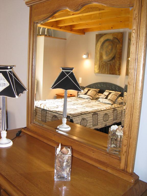 L'Echo Et L'Abbaye Bed & Breakfast Ла Шез-Дю Стая снимка