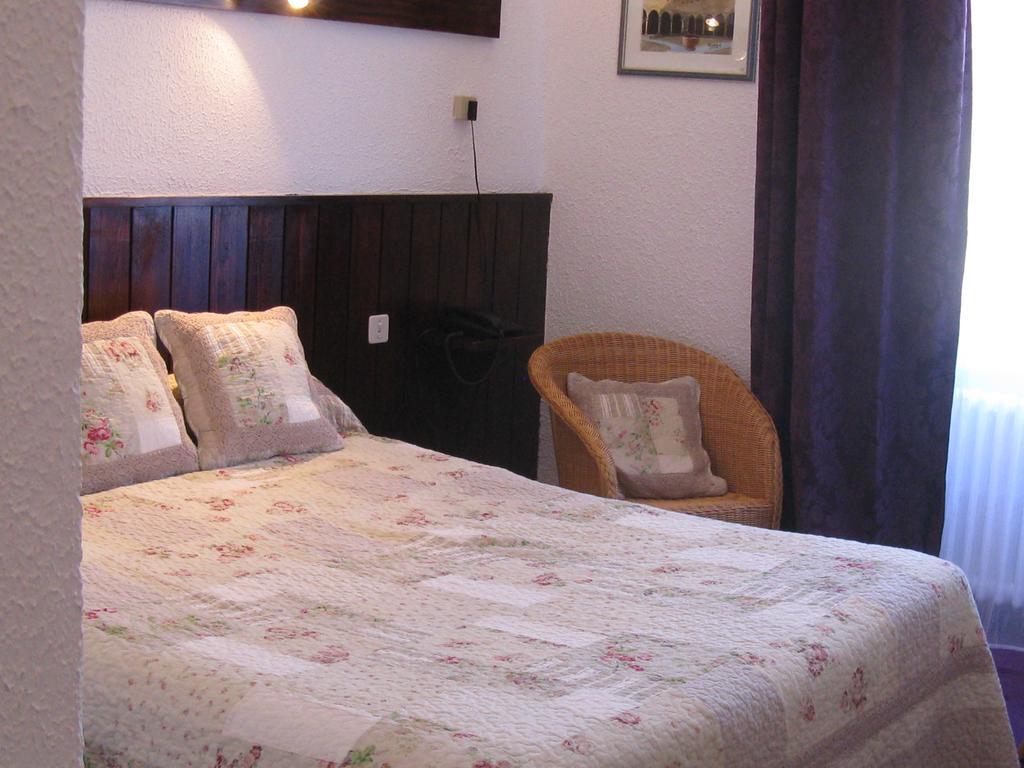 L'Echo Et L'Abbaye Bed & Breakfast Ла Шез-Дю Стая снимка